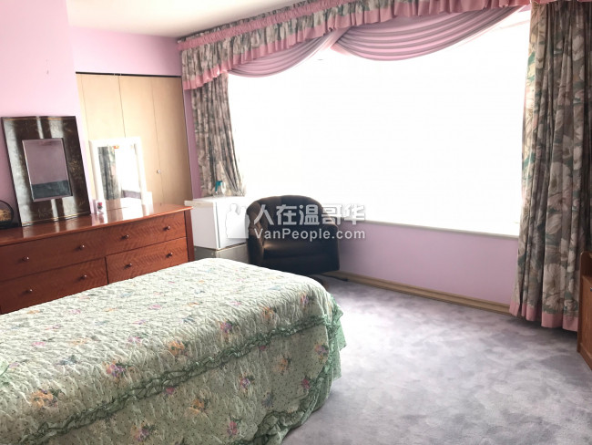 乾淨Oakridge/Langara独立屋单间,独立卫生间,水电网全包家具