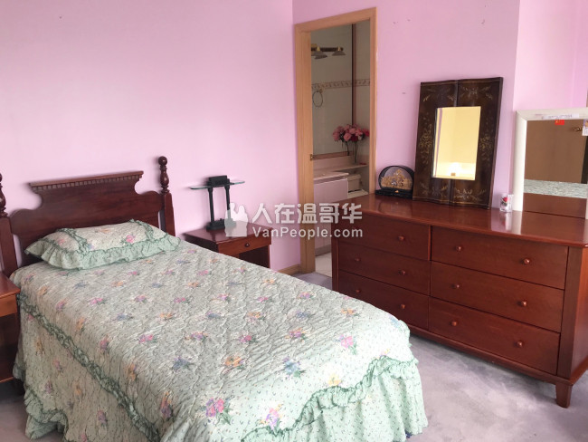 乾淨Oakridge/Langara独立屋单间,独立卫生间,水电网全包家具