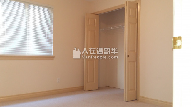 Burnaby平地两房一厅整套出租。环境安静,交通方便。