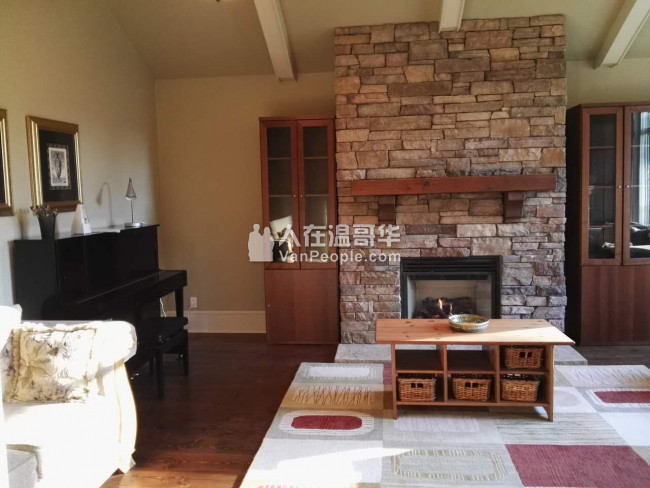 $3800/月豪华万尺独立屋出租(带室外泳池)