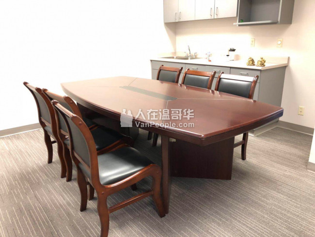 列治文一年新办公室家具大甩卖了