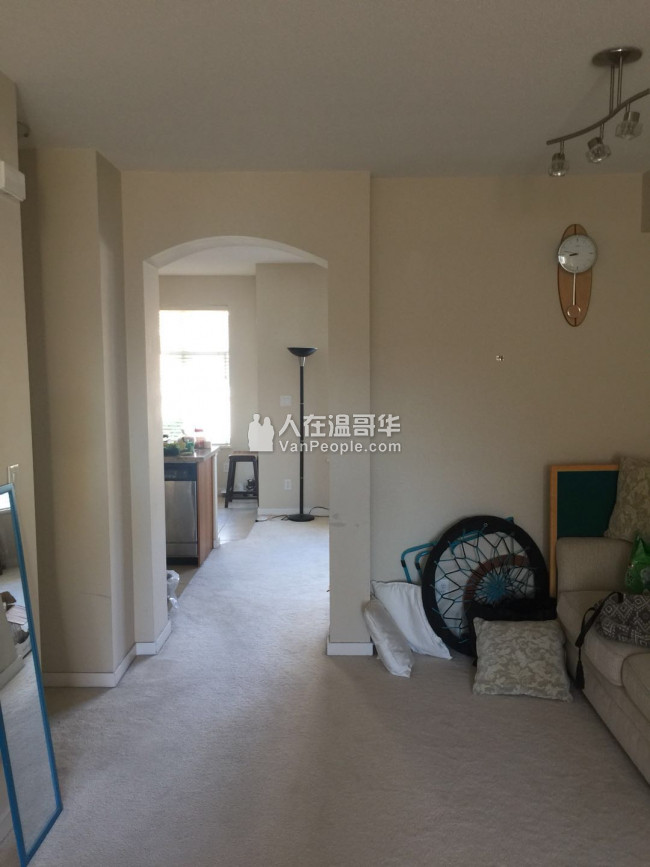列治文独立屋2楼单间出租,适合单身学生或女生
