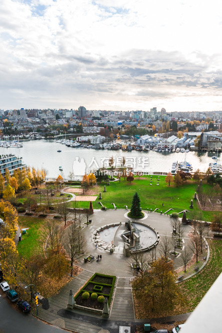 Azura 2 Vancouver False Creek 2间卧室和书房和2个浴室公寓 1138平方英尺 $3500