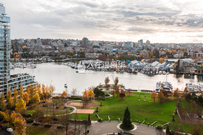 Azura 2 Vancouver False Creek 2间卧室和书房和2个浴室公寓 1138平方英尺 $3500