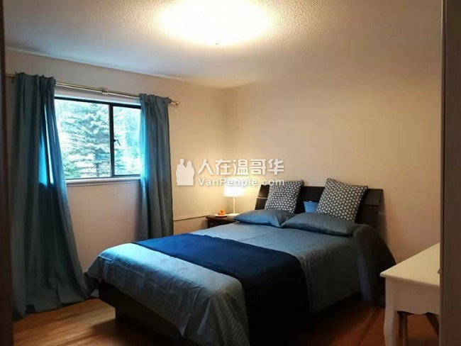 高贵林中心豪华三层精装house,全新家具齐全,拎包入住。