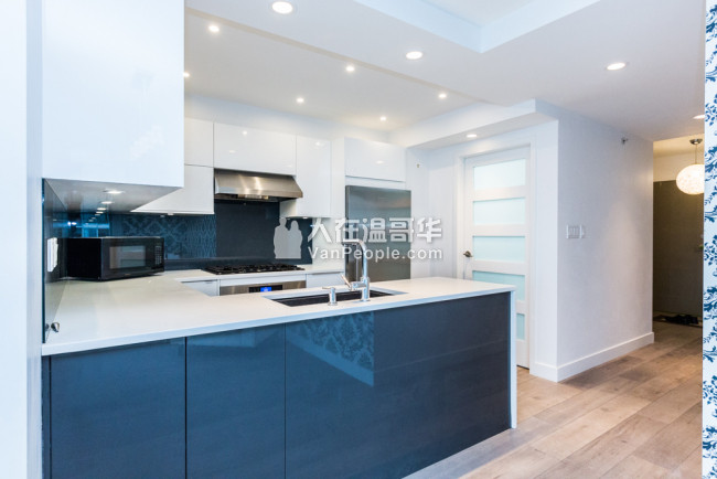Azura 2 Vancouver False Creek 2间卧室和书房和2个浴室公寓 1138平方英尺 $3500