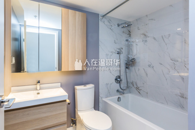 Azura 2 Vancouver False Creek 2间卧室和书房和2个浴室公寓 1138平方英尺 $3500