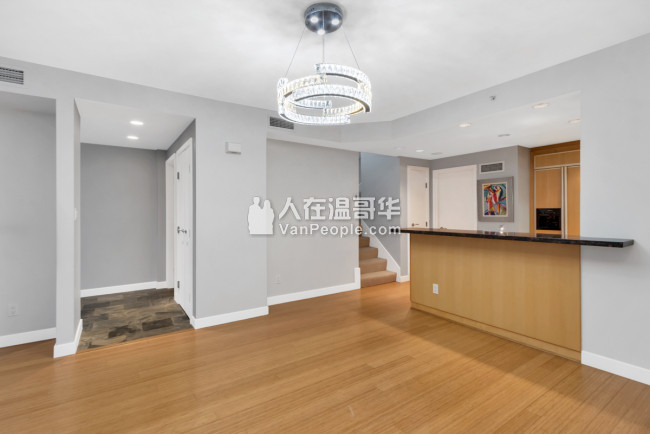 Coal Harbour中心地段超大豪华3房townhouse即日起租!!