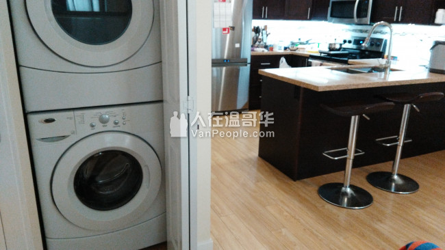 七百尺六面新公寓一室一厅一卫短租,紧邻丽晶,Pattersont天车站中央公园图书馆,环境安静房间宽敞明亮干净,交通便利
