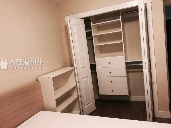 列治文独立屋Garden City夹 Francis附近,两房一厅 - $1400