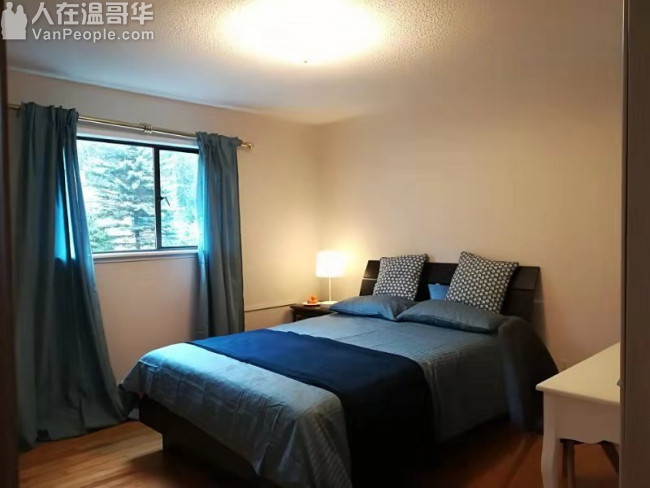 高贵林中心豪华三层精装house出租,新家具齐全,拎包入住。