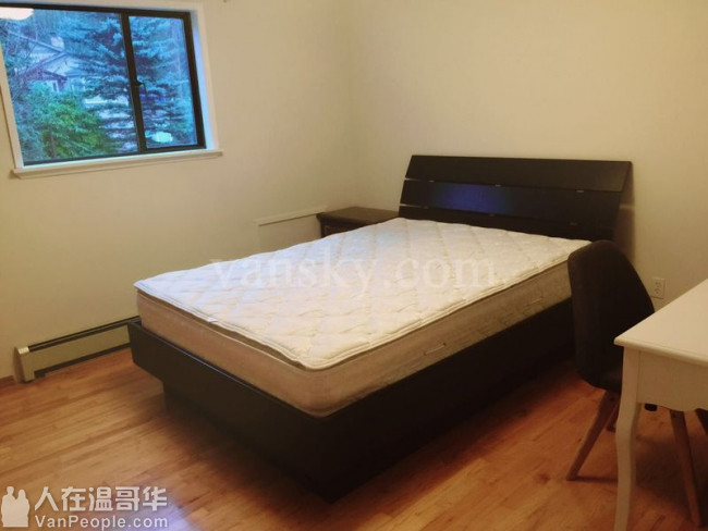 高贵林中心豪华三层精装house出租,新家具齐全,拎包入住。