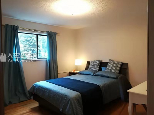高贵林中心豪华三层精装house出租,新家具齐全,拎包入住。