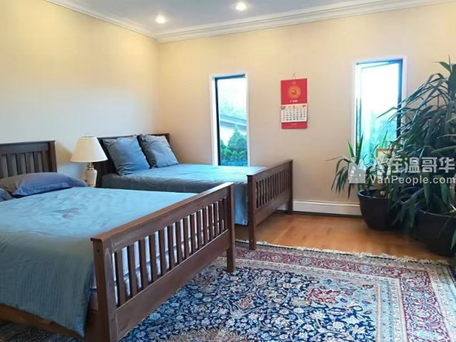 高贵林中心豪华三层精装house出租,新家具齐全,拎包入住。