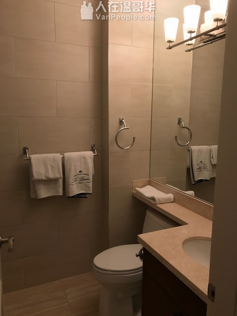 温西POINTGREY区近UBC新屋地下室一房带独立卫生间出租,欢迎UBC大学生来电或短信咨询