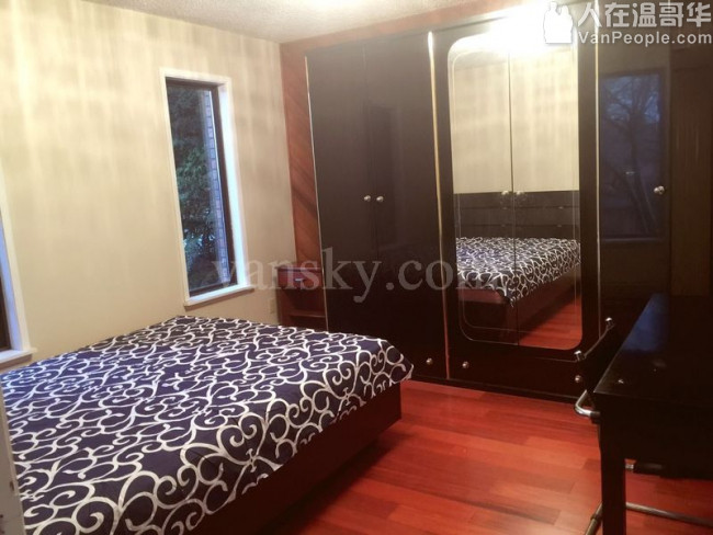 高贵林中心豪华三层精装house出租,新家具齐全,拎包入住。