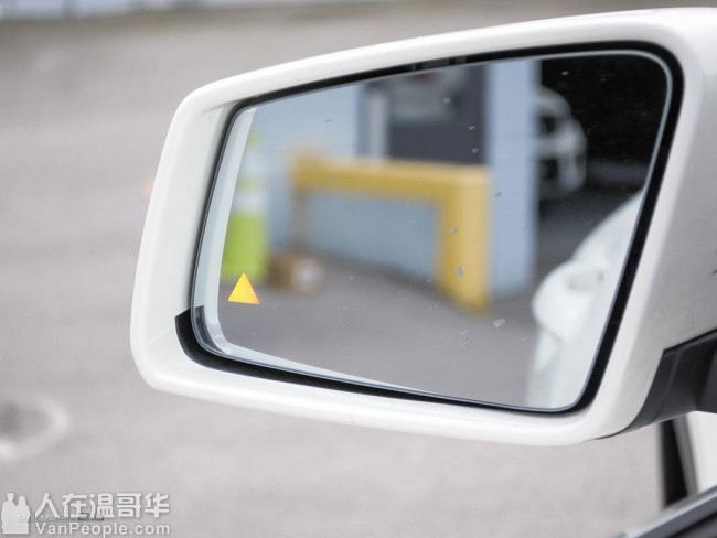 2018奔驰四驱GLA250 外白内黑 2万7公里 无事故 本地车