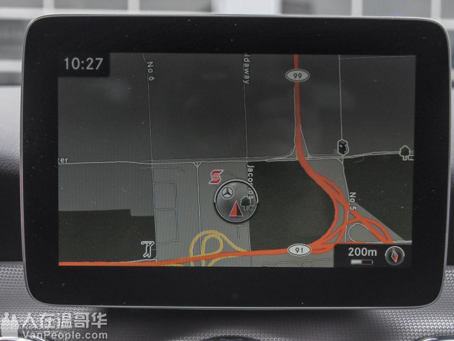 2018奔驰四驱GLA250 外白内黑 2万7公里 无事故 本地车