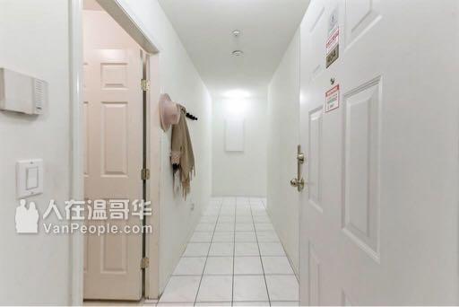 温东1Bed 1Den 1Storage旧房新装修