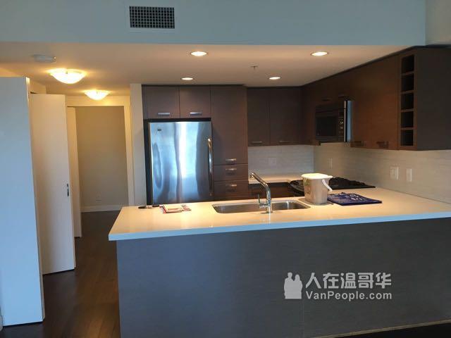 Richmond Centre东南双面corner朝向 两室带空调公寓出租