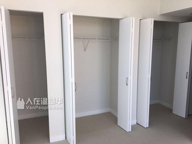 Richmond Centre东南双面corner朝向 两室带空调公寓出租