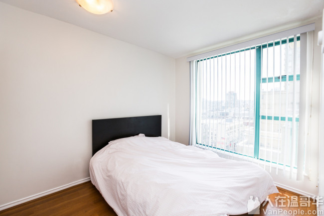 公寓出售【Downtown:耶鲁镇 yaletown 中心 / 一卧室一书房一卫浴一厅】