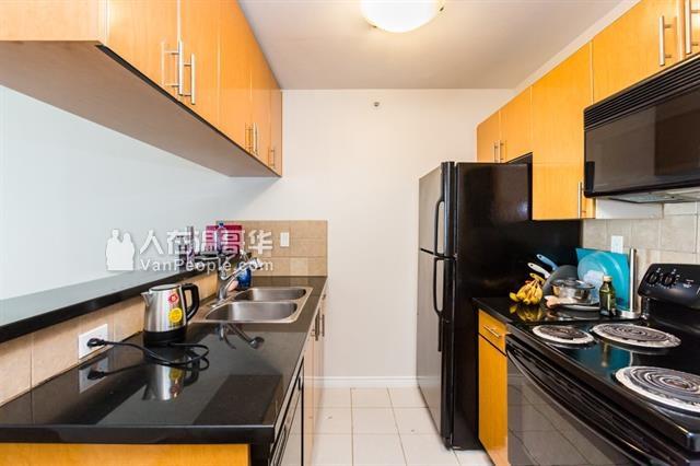 耶鲁镇 Yaletown 公寓出售:一房一厅一卫浴 (自住 投资 两相宜)