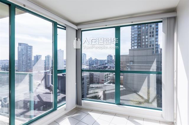 耶鲁镇 Yaletown 公寓出售:一房一厅一卫浴 (自住 投资 两相宜)