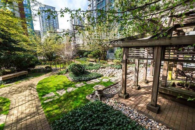 耶鲁镇 Yaletown 公寓出售:一房一厅一卫浴 (自住 投资 两相宜)