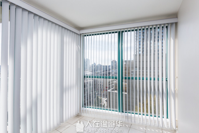 公寓出售【Downtown:耶鲁镇 yaletown 中心 / 一卧室一书房一卫浴一厅】