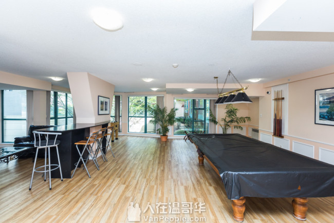 公寓出售【Downtown:耶鲁镇 yaletown 中心 / 一卧室一书房一卫浴一厅】
