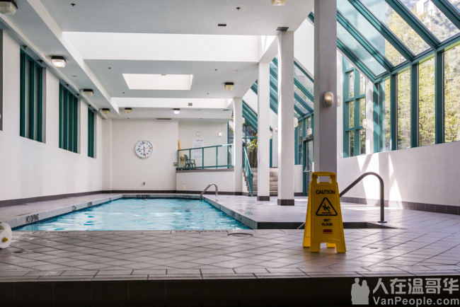 公寓出售【Downtown:耶鲁镇 yaletown 中心 / 一卧室一书房一卫浴一厅】
