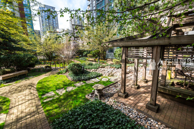 公寓出售【Downtown:耶鲁镇 yaletown 中心 / 一卧室一书房一卫浴一厅】