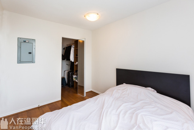 公寓出售【Downtown:耶鲁镇 yaletown 中心 / 一卧室一书房一卫浴一厅】