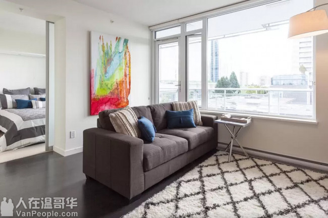 Metrotown 核心地帶 6333 Silver Avenue 一房一廳