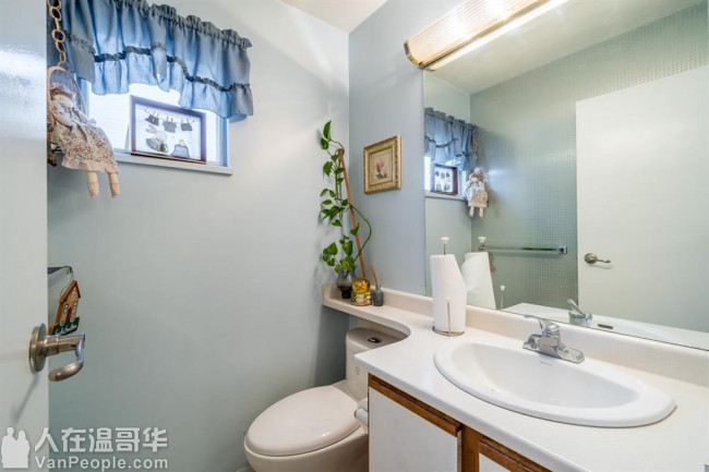 2737 Mara Drive Coquitlam V3C 5L6