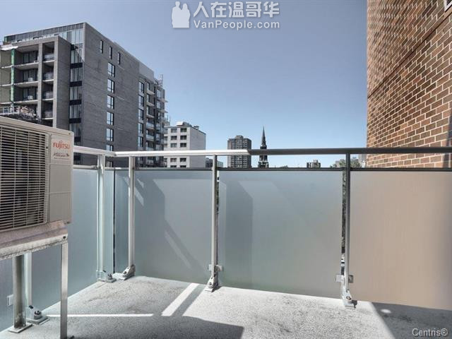 蒙特利尔市中心黄金地段公寓出售,步行至康大仅需三分钟!