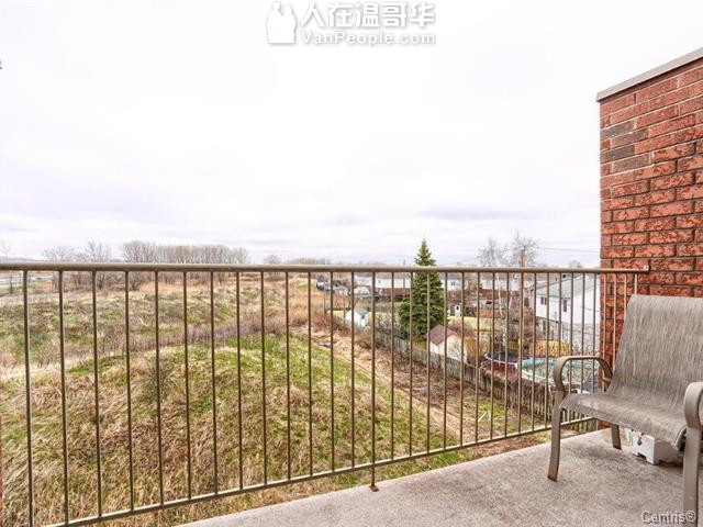 Saint-Hubert市两室公寓出售,近城市公园和St-Bruno购物中心!