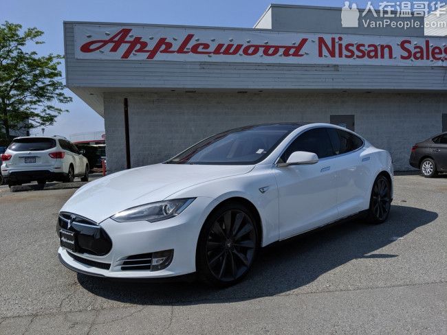 清仓大特惠!!!2013 白色TESLA P85 !!~ 非常实惠!!!