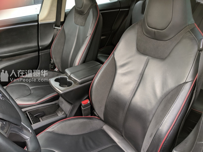 清仓大特惠!!!2013 白色TESLA P85 !!~ 非常实惠!!!