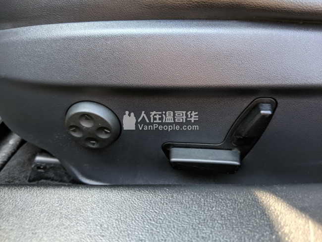清仓大特惠!!!2013 白色TESLA P85 !!~ 非常实惠!!!