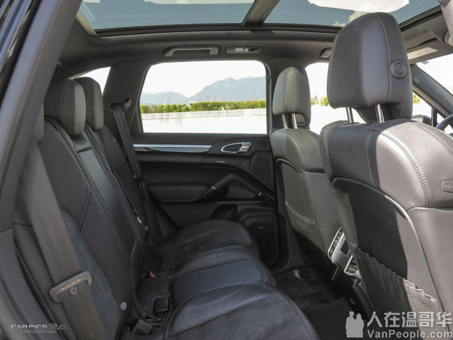 2017 Porsche Cayenne VM2081697A