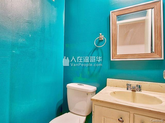 南岸Brossard“S”区联排屋出售,学区房,惊爆价格!