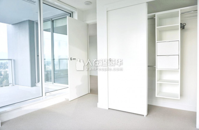 【出售高層公寓豪宅】Park Avenue West Surrey 素里,SFU附近 655 + 120 sqft