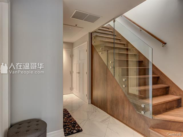 南岸Brossard市精品复式公寓出售,靠近DIX30商圈!