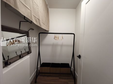 温哥华西区Cambie夹54街全新豪华2房2卫+1Den公寓出租