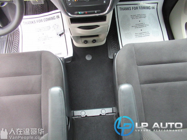 2016 道奇 Grand Caravan SE 7座 仅2,000km