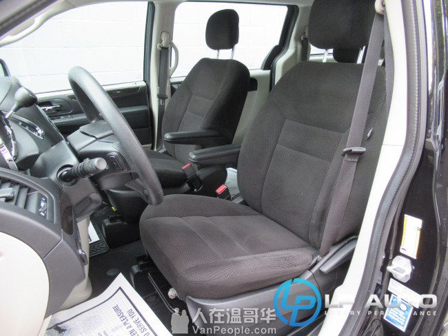2016 道奇 Grand Caravan SE 7座 仅2,000km