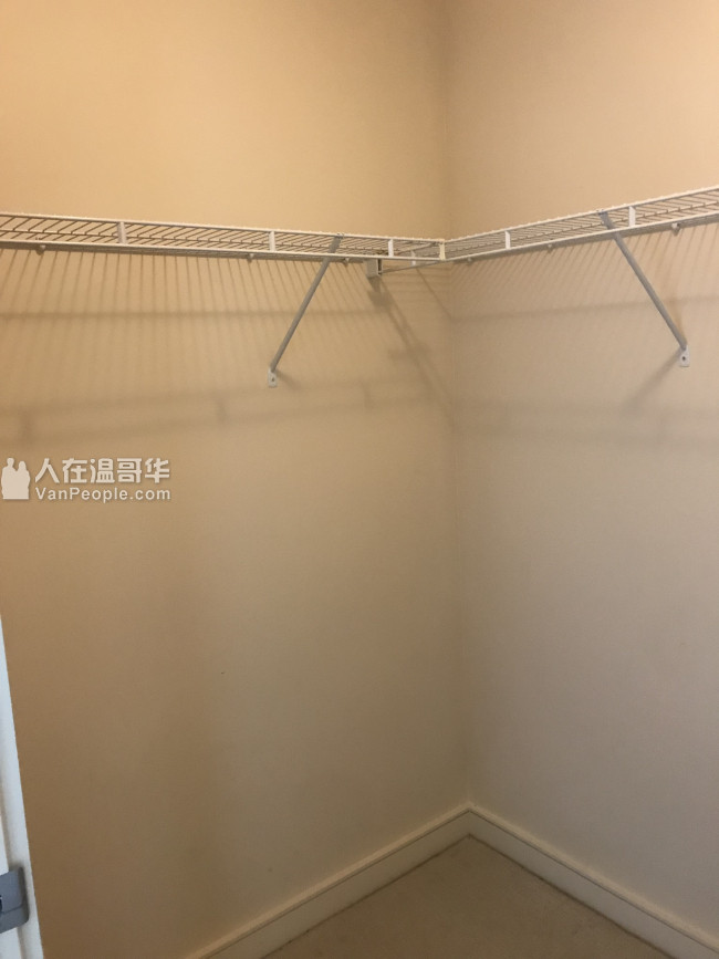 Downtown面海高层豪华2房2卫公寓出租