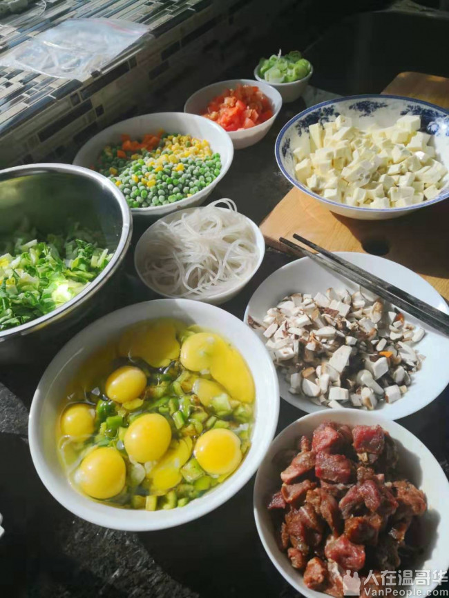 温哥华西区49街+Cambie天车站旁,5000呎豪华别墅Homestay,新出两个大房间,寄宿中学生优先!